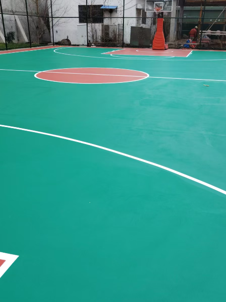 佳县 球场长期使用易出现地面开裂